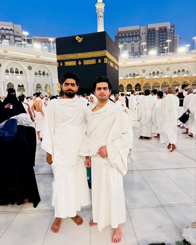 Babar Azam with his brother during Omra. - Instagram @ safeerazam