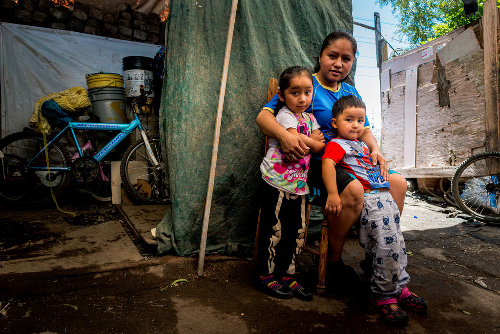 Children from Mexico received food baskets during the COVVI-19 pandemic (file, 2022) Children from Mexico received food baskets during the COVVI-19 pandemic (file, 2022)