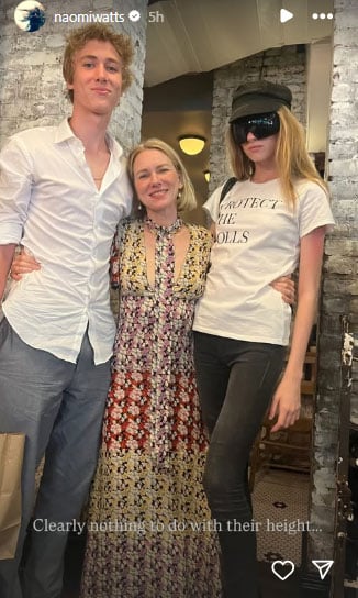 Naomi Watts reacts to the surprising size of his children