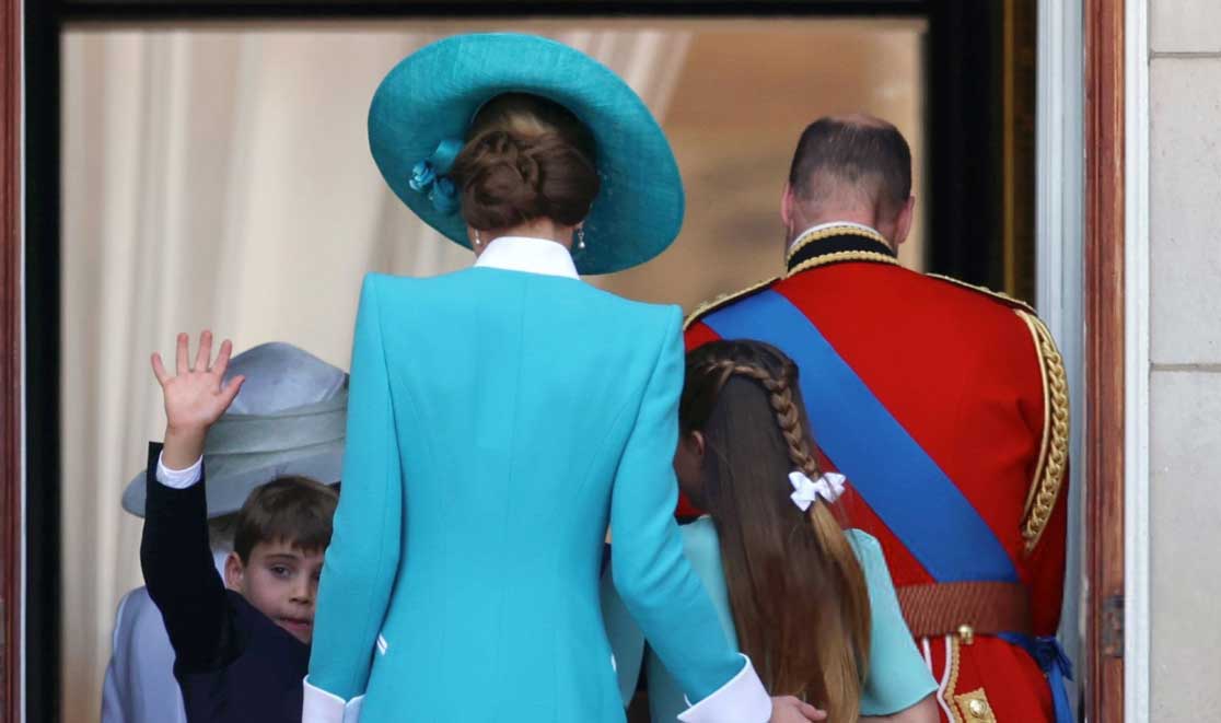 In pictures: Kate Middleton Stunned at Troping The Color