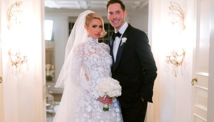 Photo: Paris Hilton and Carter Reum at their lavish wedding