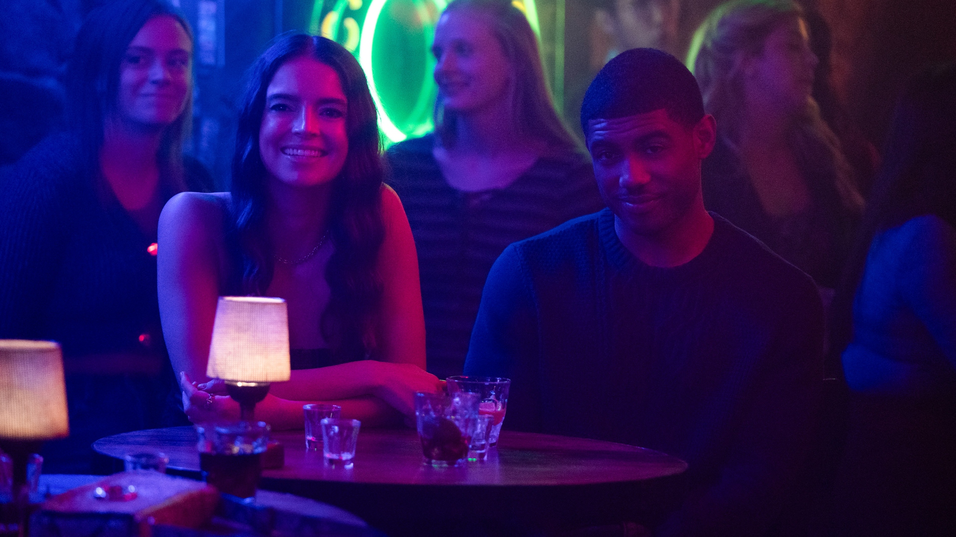 Evan is sitting in a bar in Tell Me Lies season 3