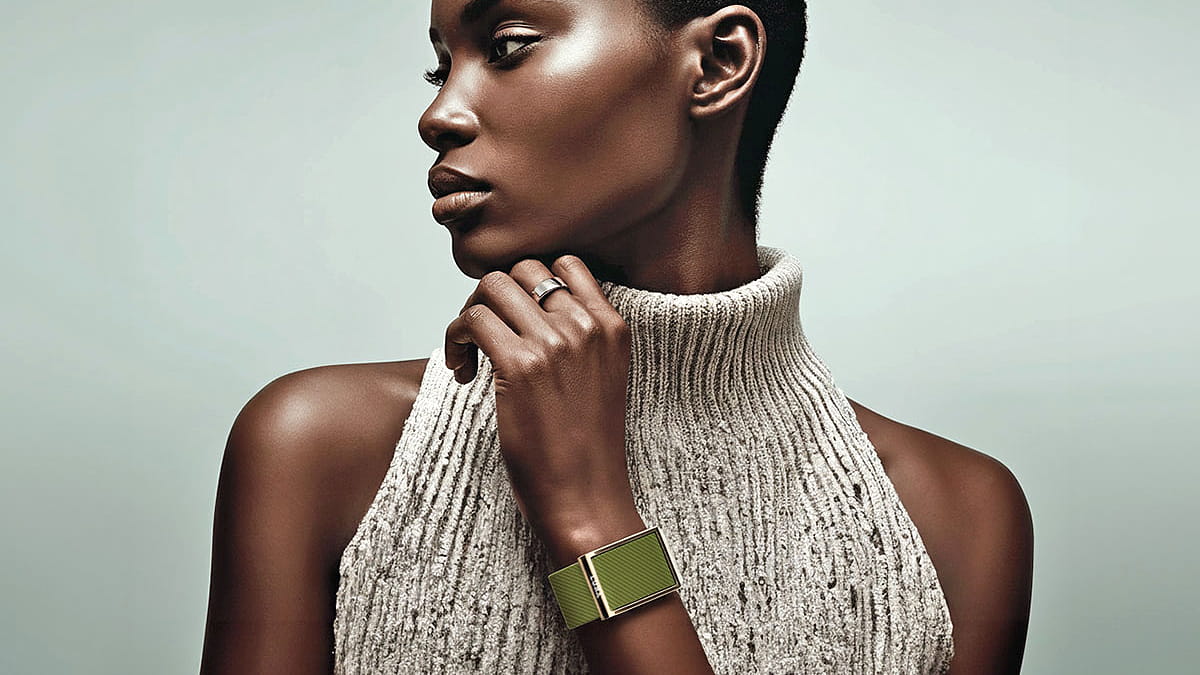 The Luna Band fitness wearable.