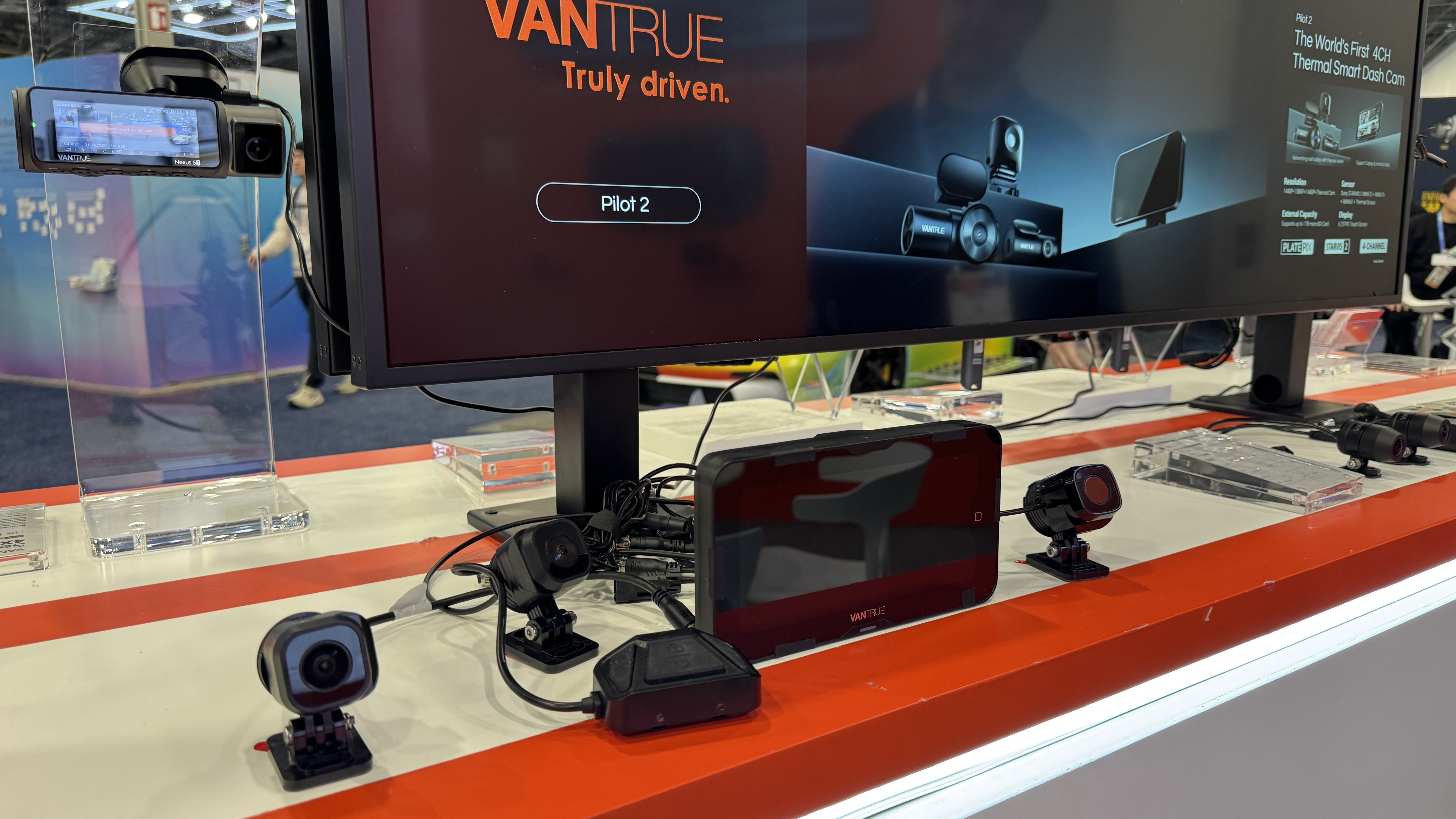 Vantrue Pilot 2 on-board camera