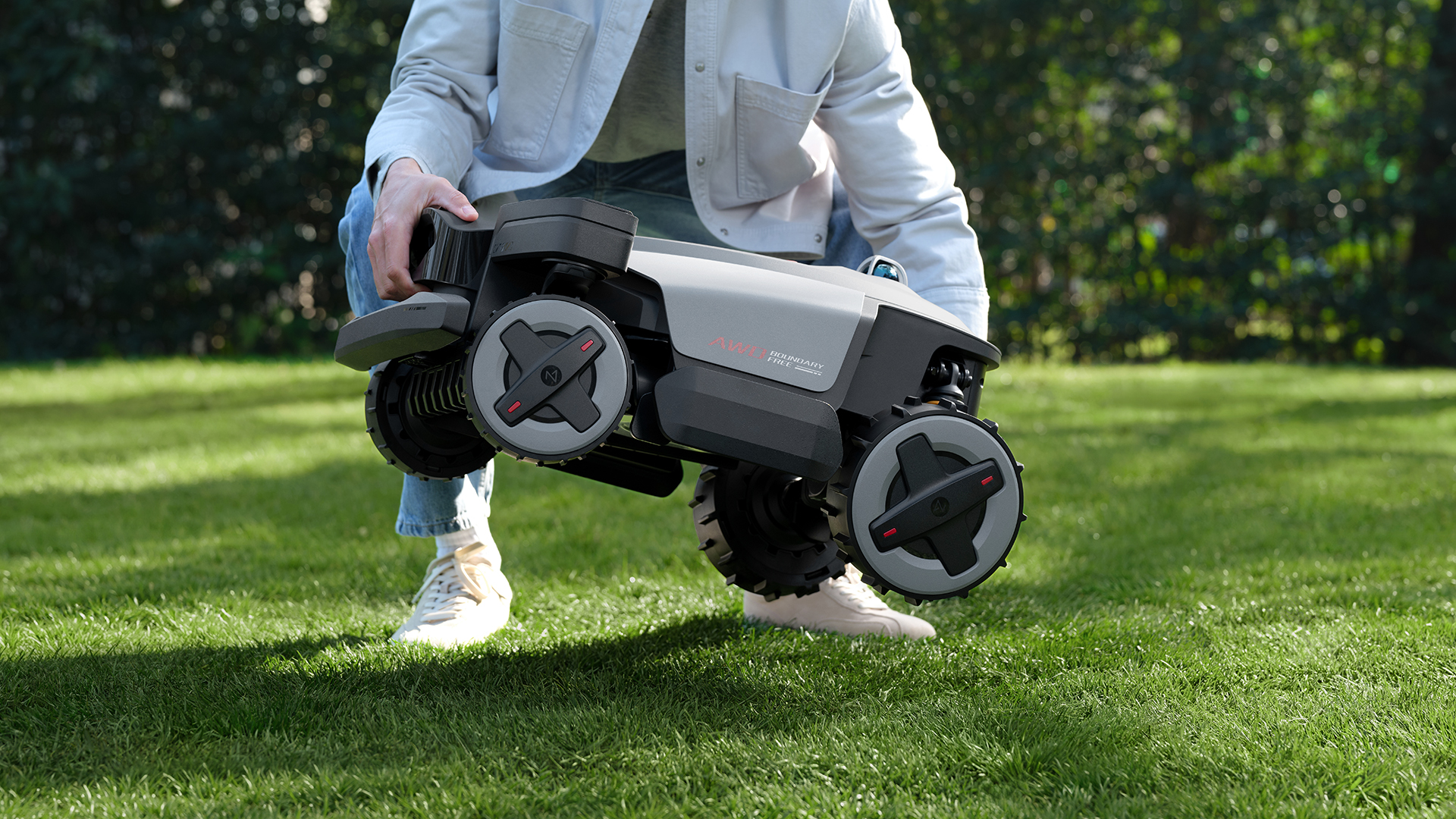 The Roborock RockMow X1 LiDAR lawn robot placed on the ground