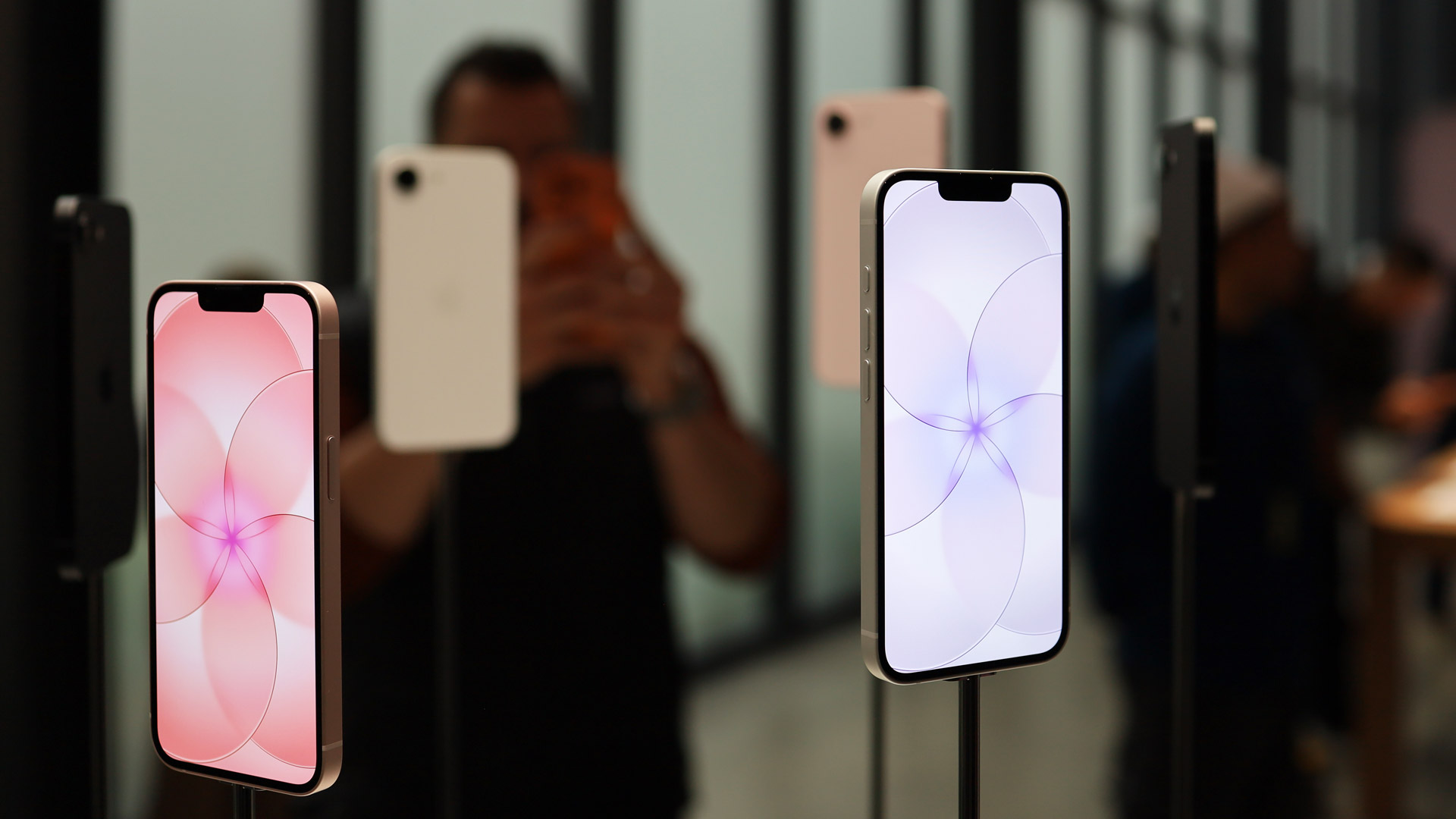 Apple iPhone 17e hands-on