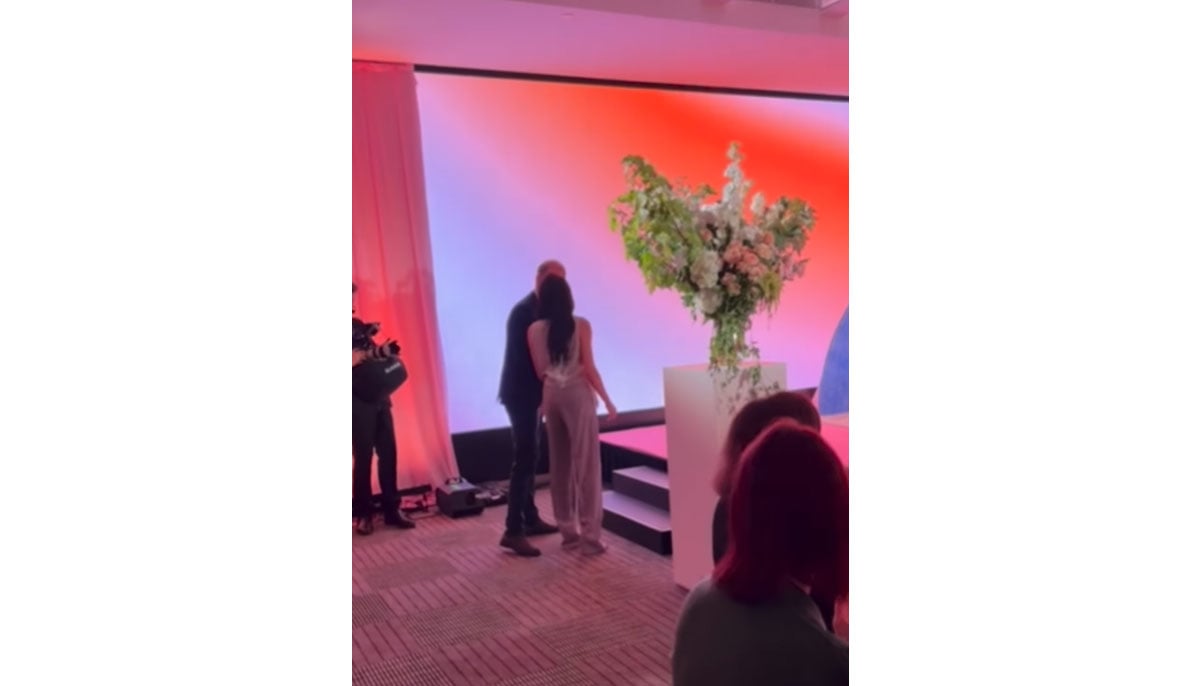 Harry and Meghan's discreet kiss in Sydney almost went unnoticed