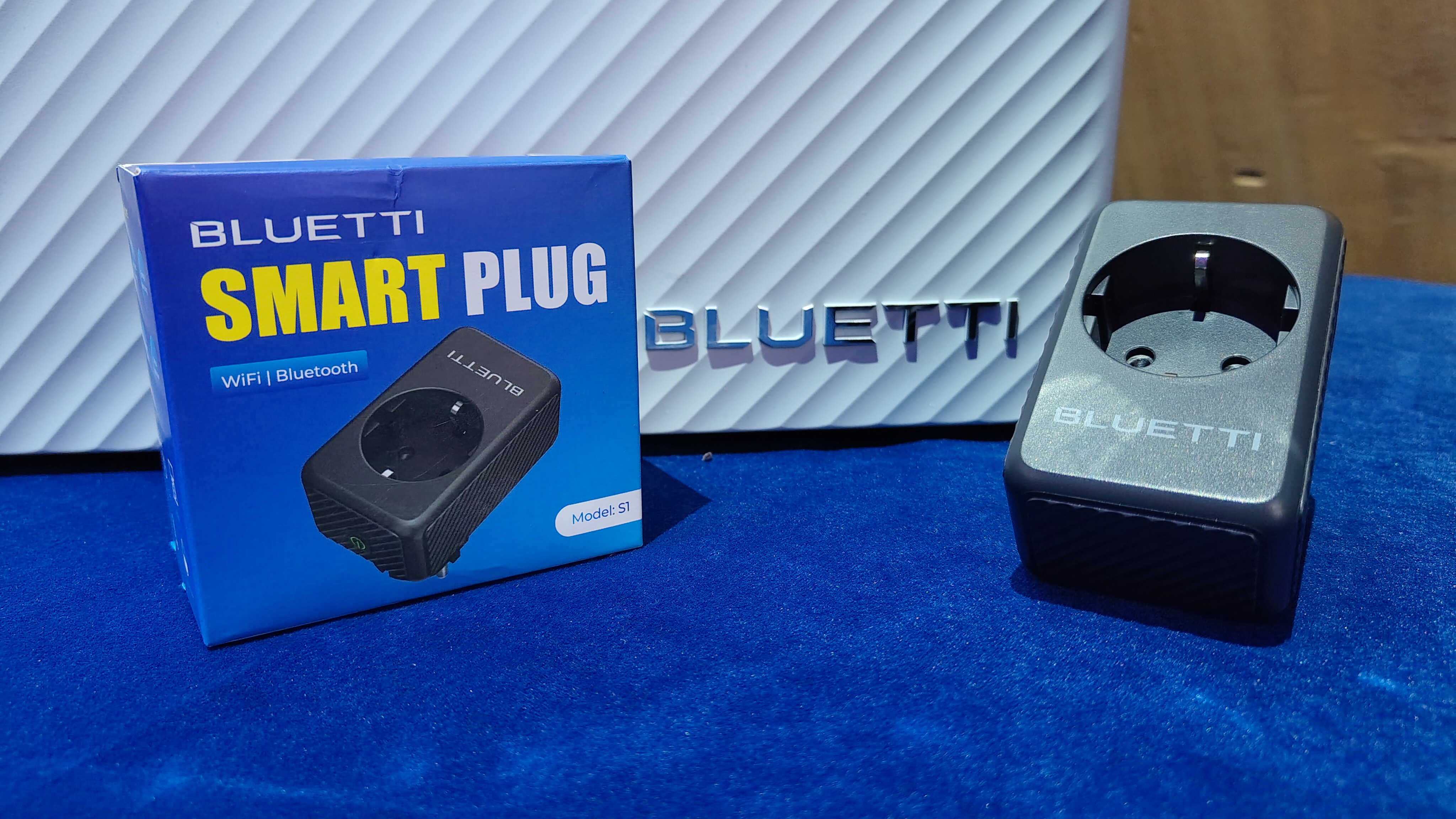 Bluetti Balco accessories, the S Meter and the S1 Smart Plug exhibited during an event in Paris