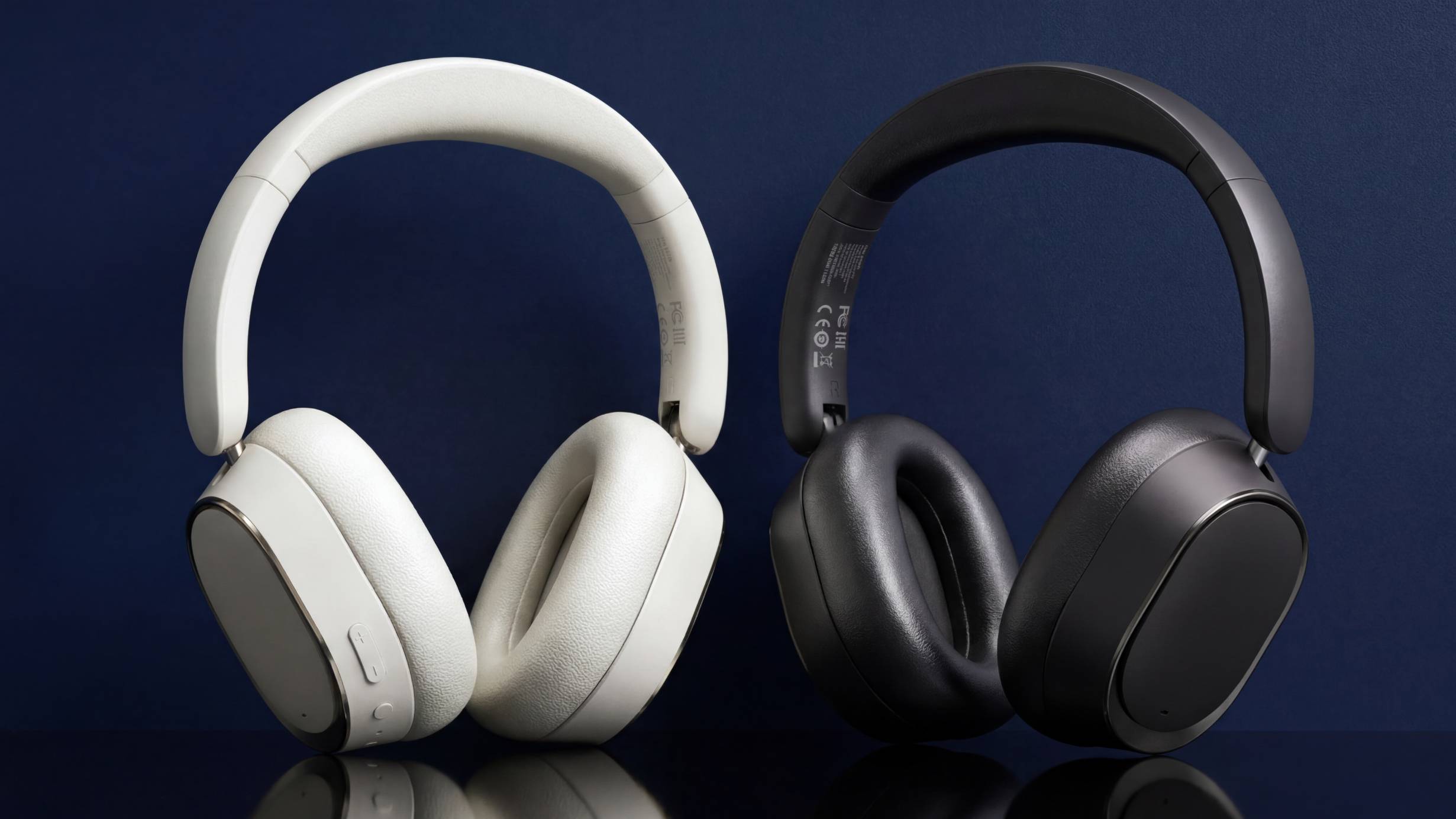 Two FiiO EH13 models on a navy background.
