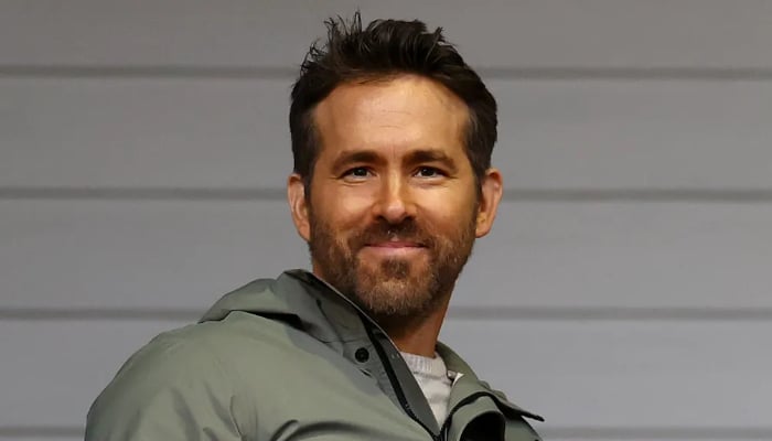 Ryan Reynolds said the impact was so powerful that the driver's car stopped working