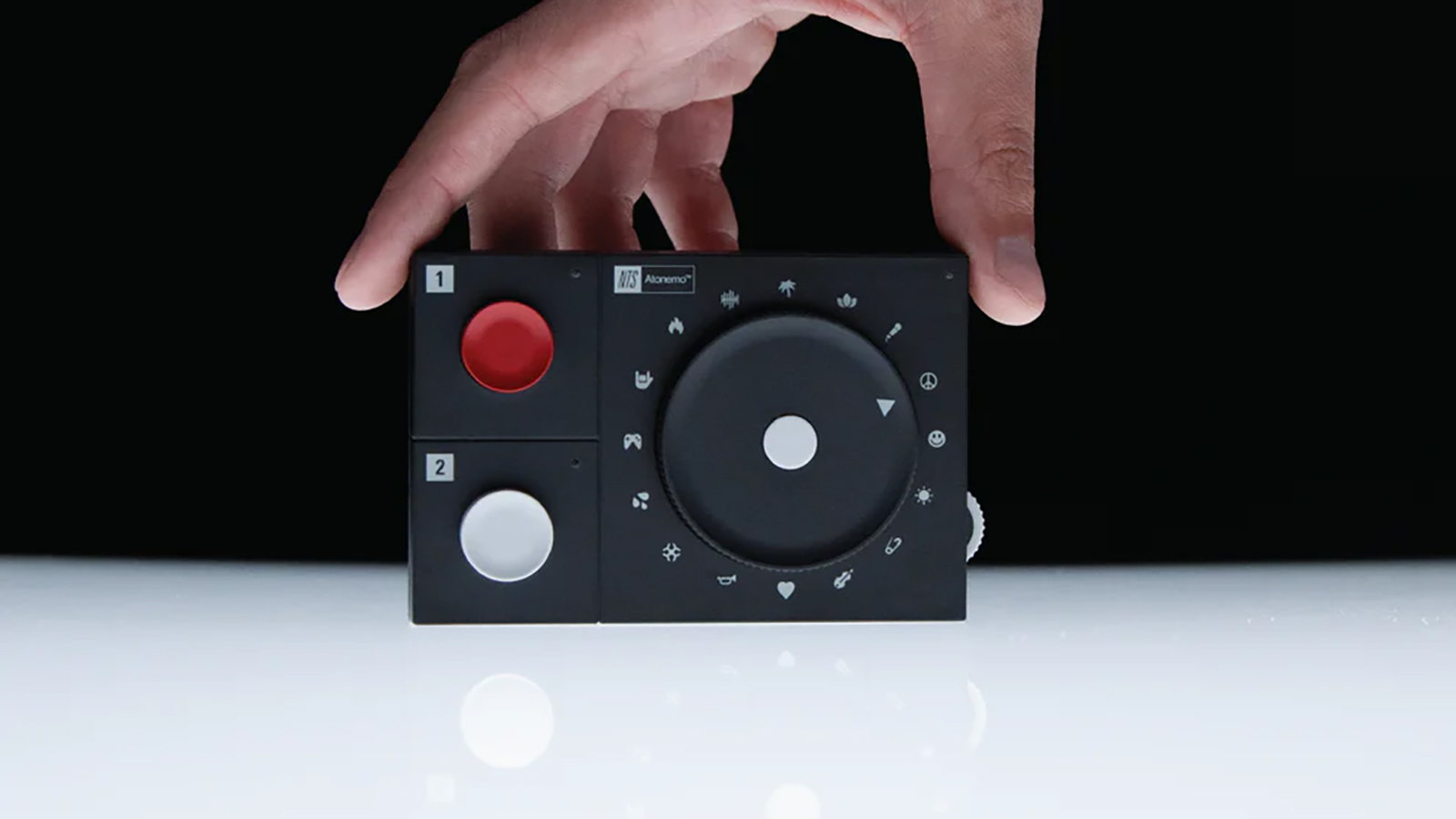 Atonemo NTS radio player