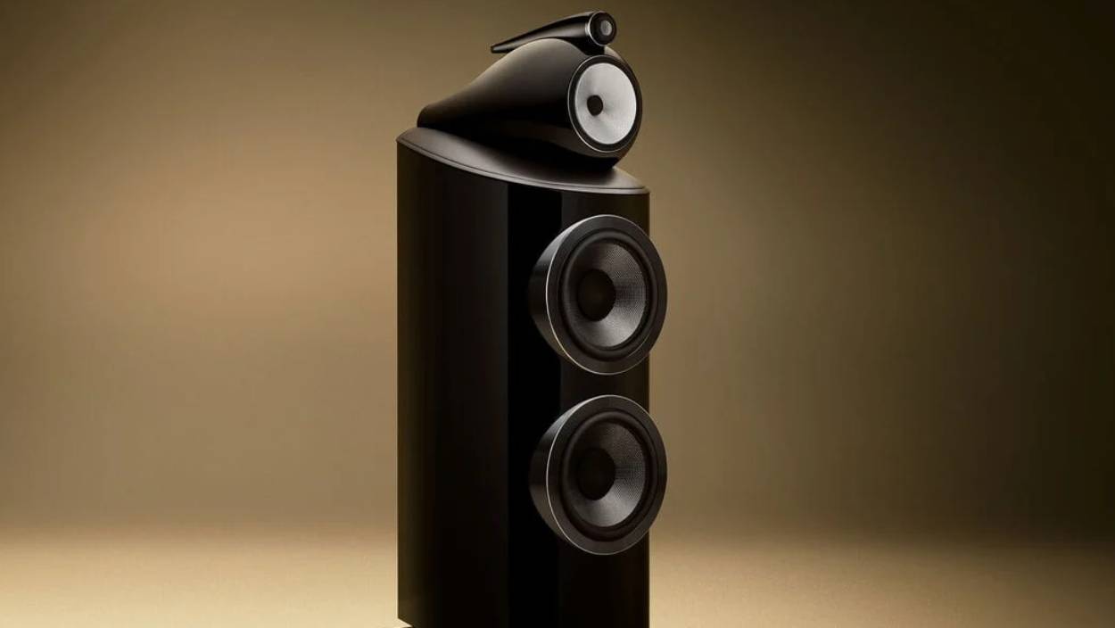The Bowers & Wilkin 800 Series Diamond 801 D5 on orange background.