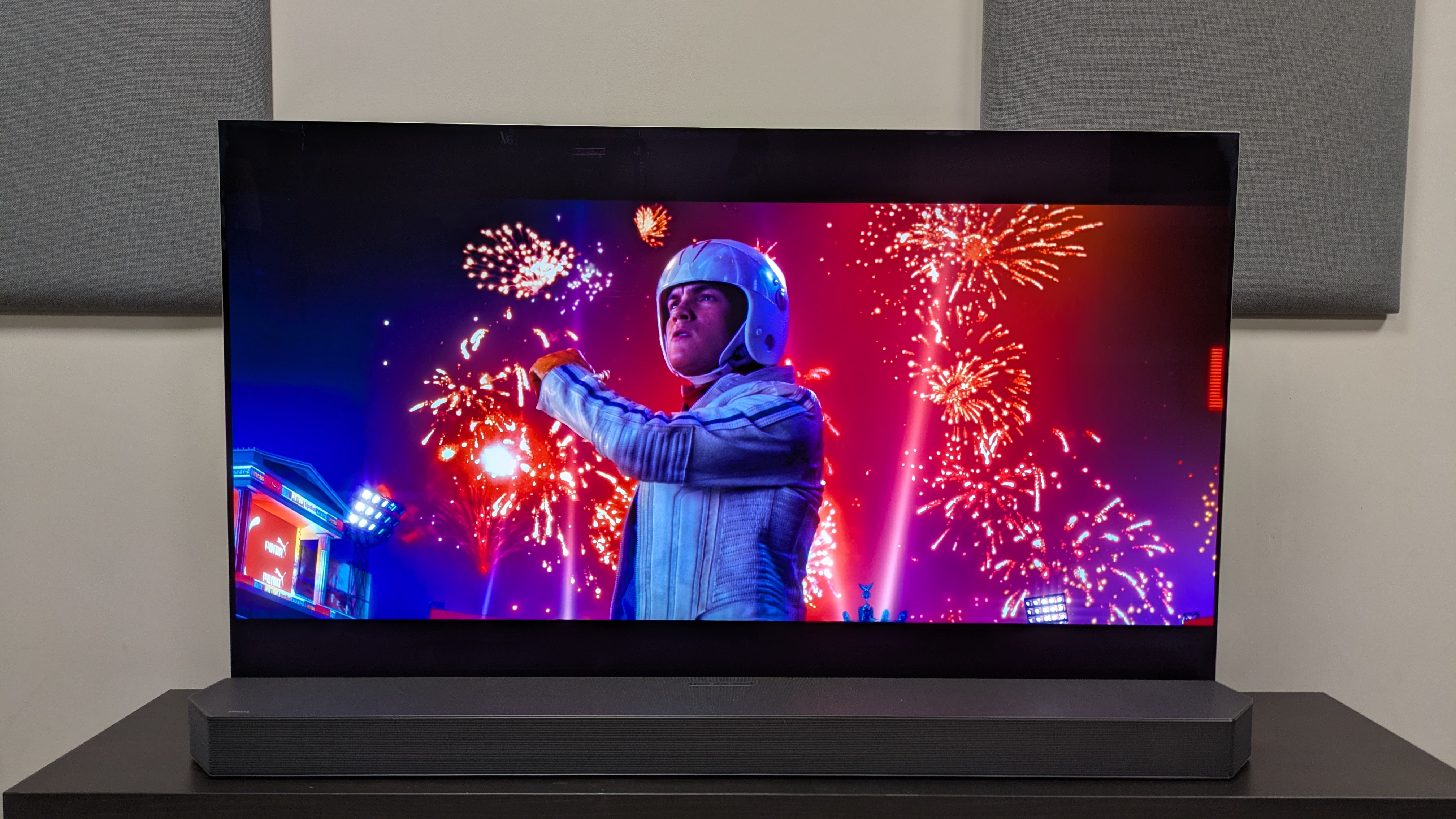 Speed ​​Racer 4K Blu-ray on LG G5 showing Speed ​​Racer standing in front of bright fireworks